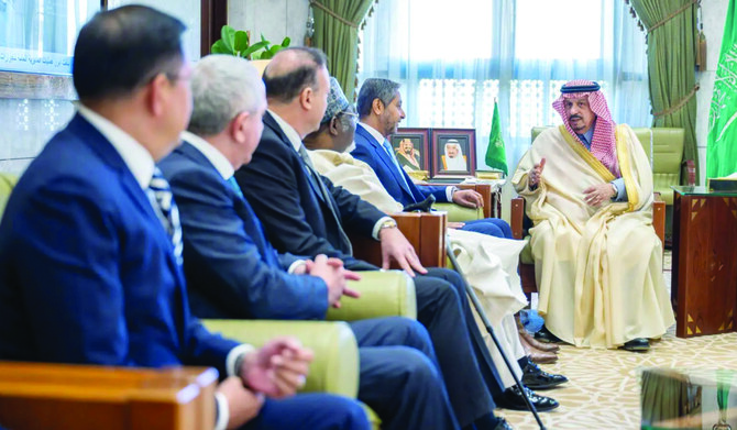 Riyadh governor receives diplomatic corps