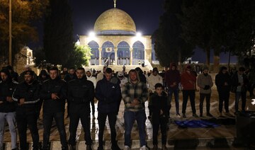 80,000 Palestinians perform Ramadan prayers at Al-Aqsa Mosque despite Israeli restrictions